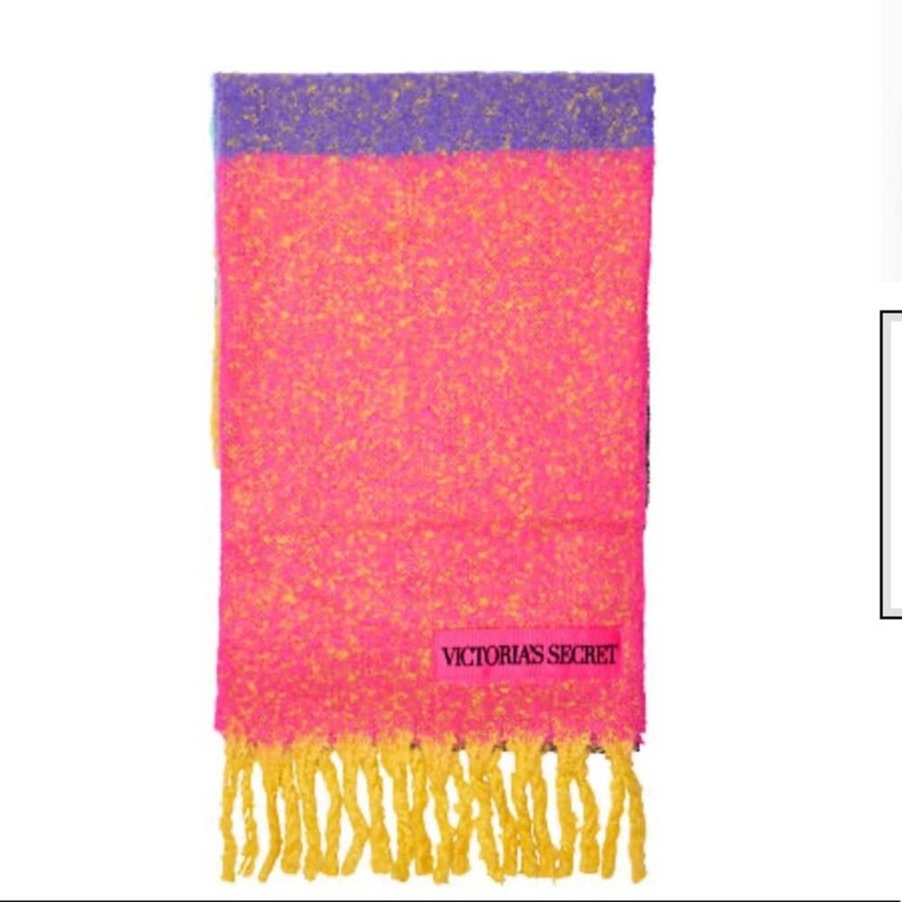 VICTORIA'S SECRET Plush Colorblock Scarf - Picture 3 of 7